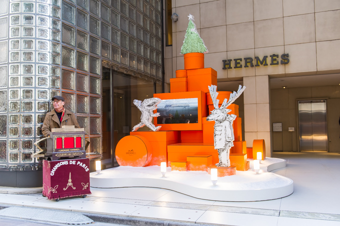 エルメスがクリスマスムービーを公開 - 銀座＆御堂筋にはオレンジボックスツリーも展示 | 写真