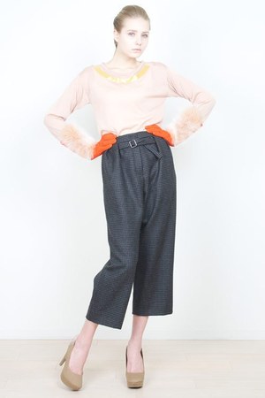大胆な柄と色でモダンな50年代エレガンスを表現したAMBELL(アンベル)2011-12年秋冬コレクション｜写真6