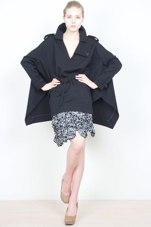 大胆な柄と色でモダンな50年代エレガンスを表現したAMBELL(アンベル)2011-12年秋冬コレクション｜写真13