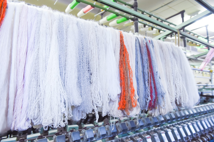 大手メゾンブランドが惚れ込む山形の糸 - 佐藤繊維が紡ぐ壮大なストーリー | 写真
