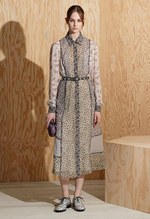 ボッテガ・ヴェネタ 2016年プレフォールコレクション - 大胆な色使いと直線的な柄のコントラスト｜写真23