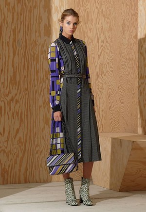 ボッテガ・ヴェネタ 2016年プレフォールコレクション - 大胆な色使いと直線的な柄のコントラスト｜写真4