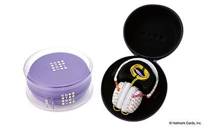 二子玉川｜KOTORI×ホールマーク、初のヘッドフォンが登場 - グリーティングカードの柄をデザインに