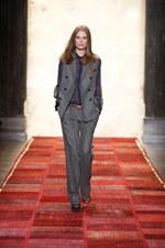 ロックスターのガールフレンドのような自由なプレッピースタイル - トミー ヒルフィガー 2011-12年秋冬ウィメンズコレクション｜写真2