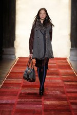 ロックスターのガールフレンドのような自由なプレッピースタイル - トミー ヒルフィガー 2011-12年秋冬ウィメンズコレクション｜写真4