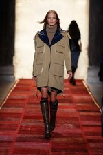 ロックスターのガールフレンドのような自由なプレッピースタイル - トミー ヒルフィガー 2011-12年秋冬ウィメンズコレクション｜写真11