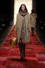 ロックスターのガールフレンドのような自由なプレッピースタイル - トミー ヒルフィガー 2011-12年秋冬ウィメンズコレクション｜写真12