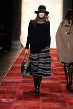 ロックスターのガールフレンドのような自由なプレッピースタイル - トミー ヒルフィガー 2011-12年秋冬ウィメンズコレクション｜写真14