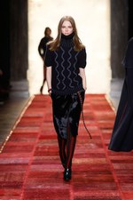 ロックスターのガールフレンドのような自由なプレッピースタイル - トミー ヒルフィガー 2011-12年秋冬ウィメンズコレクション｜写真26