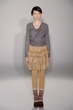 アイリッシュボーイから進化した、柔らかく温かい女性らしさ - スナオクワハラの2011年秋冬コレクション｜写真17