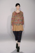 アイリッシュボーイから進化した、柔らかく温かい女性らしさ - スナオクワハラの2011年秋冬コレクション｜写真27