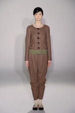 アイリッシュボーイから進化した、柔らかく温かい女性らしさ - スナオクワハラの2011年秋冬コレクション｜写真33