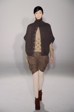 アイリッシュボーイから進化した、柔らかく温かい女性らしさ - スナオクワハラの2011年秋冬コレクション｜写真38