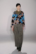 アイリッシュボーイから進化した、柔らかく温かい女性らしさ - スナオクワハラの2011年秋冬コレクション｜写真44