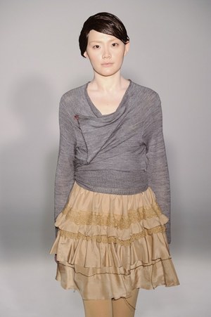 アイリッシュボーイから進化した、柔らかく温かい女性らしさ - スナオクワハラの2011年秋冬コレクション｜写真16