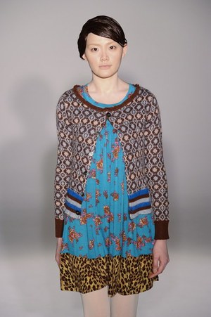 アイリッシュボーイから進化した、柔らかく温かい女性らしさ - スナオクワハラの2011年秋冬コレクション｜写真25