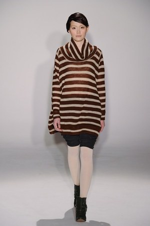 アイリッシュボーイから進化した、柔らかく温かい女性らしさ - スナオクワハラの2011年秋冬コレクション｜写真31