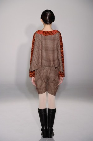 アイリッシュボーイから進化した、柔らかく温かい女性らしさ - スナオクワハラの2011年秋冬コレクション｜写真37