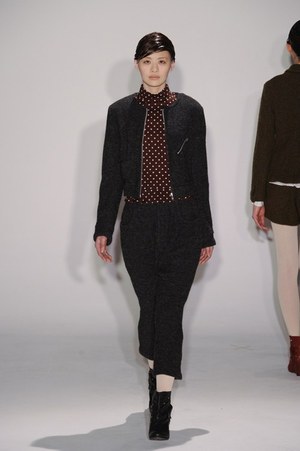 アイリッシュボーイから進化した、柔らかく温かい女性らしさ - スナオクワハラの2011年秋冬コレクション｜写真40