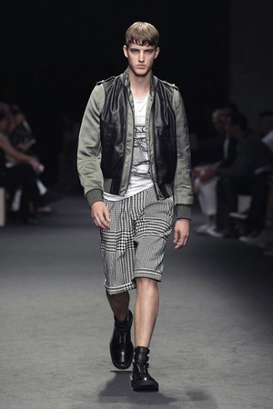 ニール バレット(Neil Barrett) ハイブリッド｜写真15