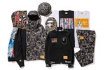 ア ベイシング エイプとフューチュラがコラボ、カモフラージュ柄×グラフィックのフーディやTシャツ｜写真1