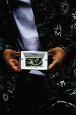 ア ベイシング エイプとフューチュラがコラボ、カモフラージュ柄×グラフィックのフーディやTシャツ｜写真64