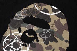 ア ベイシング エイプとフューチュラがコラボ、カモフラージュ柄×グラフィックのフーディやTシャツ｜写真41