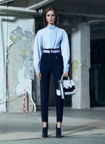ヴェルサーチ 2016年プレフォールコレクション - 女性たちの心を豊かにするモダンワードローブ｜写真2