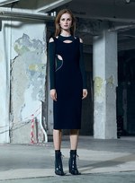 ヴェルサーチ 2016年プレフォールコレクション - 女性たちの心を豊かにするモダンワードローブ｜写真11