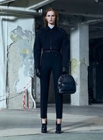 ヴェルサーチ 2016年プレフォールコレクション - 女性たちの心を豊かにするモダンワードローブ｜写真13