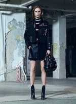 ヴェルサーチ 2016年プレフォールコレクション - 女性たちの心を豊かにするモダンワードローブ｜写真16