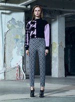 ヴェルサーチ 2016年プレフォールコレクション - 女性たちの心を豊かにするモダンワードローブ｜写真25