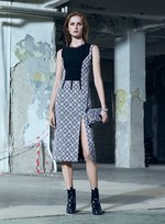 ヴェルサーチ 2016年プレフォールコレクション - 女性たちの心を豊かにするモダンワードローブ｜写真32