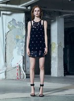 ヴェルサーチ 2016年プレフォールコレクション - 女性たちの心を豊かにするモダンワードローブ｜写真33