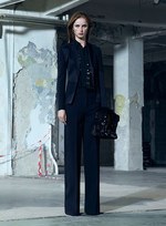 ヴェルサーチ 2016年プレフォールコレクション - 女性たちの心を豊かにするモダンワードローブ｜写真36