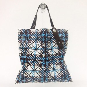 BAO BAO ISSEY MIYAKEからインパクト大のスタッズつきバッグが発売｜写真5