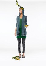 ルイス・バラガン建築のような鮮やかな色と柄で構成されたPLEATS PLEASE ISSEY MIYAKE AUTUMN WINTER 2011コレクション｜写真4