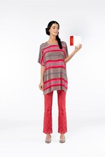 ルイス・バラガン建築のような鮮やかな色と柄で構成されたPLEATS PLEASE ISSEY MIYAKE AUTUMN WINTER 2011コレクション｜写真11