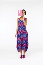 ルイス・バラガン建築のような鮮やかな色と柄で構成されたPLEATS PLEASE ISSEY MIYAKE AUTUMN WINTER 2011コレクション｜写真13