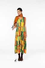 ルイス・バラガン建築のような鮮やかな色と柄で構成されたPLEATS PLEASE ISSEY MIYAKE AUTUMN WINTER 2011コレクション｜写真33