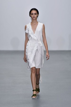 レイバーン(RÆBURN) 2016年春夏ウィメンズコレクション  - 写真17