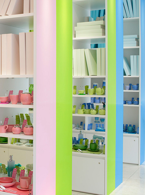 写真42 44 カラフルな雑貨専門店 カラジー 表参道に誕生 全商品をオレンジ ピンク 緑 青の4色で展開 ファッションプレス
