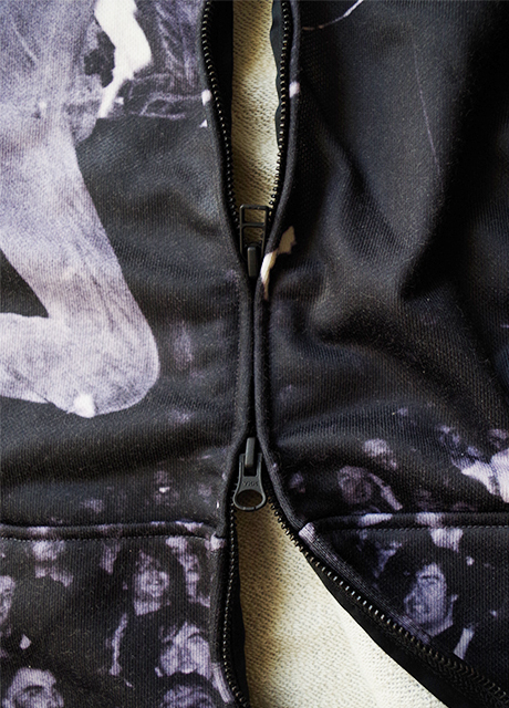 トーキングアバウト ジ アブストラクションよりチャールズ・ピーターソンの写真を使用したコラボアイテム｜写真10