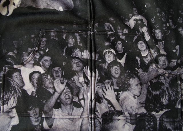 トーキングアバウト ジ アブストラクションよりチャールズ・ピーターソンの写真を使用したコラボアイテム｜写真11