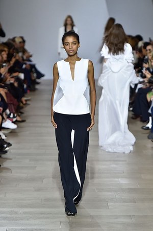 アントニオ ベラルディ(Antonio Berardi) 2015-16年秋冬ウィメンズコレクション  - 写真30