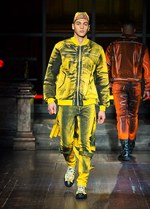 モスキーノ 2016-17年秋冬メンズコレクション - 服がキャンバス!?2Dアートを3Dに変化｜写真6