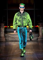 モスキーノ 2016-17年秋冬メンズコレクション - 服がキャンバス!?2Dアートを3Dに変化｜写真11