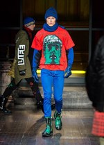 モスキーノ 2016-17年秋冬メンズコレクション - 服がキャンバス!?2Dアートを3Dに変化｜写真18