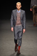 ヴィヴィアン・ウエストウッド マン 2016年秋冬コレクション - 男性的なフェミニン｜写真8