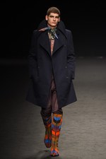 ヴィヴィアン・ウエストウッド マン 2016年秋冬コレクション - 男性的なフェミニン｜写真43